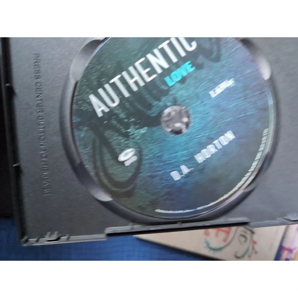 LifeWay Authentic Love Bible‎ Study Leader Kit Girls/Guys Christ (Has Writing)